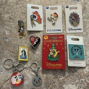 DISNEY BUNDLE - 8 PINS + 2 KEYCHAINS!  All Brand New